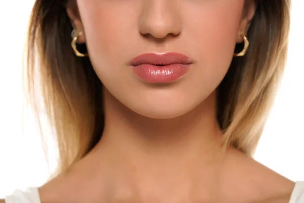 Detalhes Aproximados Cara Uma Mulher Nariz Lábios Pescoço Vista Frontal — Fotografia de Stock