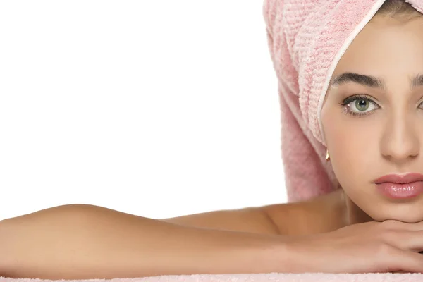 Half Portrait Pretty Young Woman Lying Towel Her Head White — Stock Photo, Image