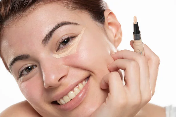 Woman Concealer Flawless Fresh Skin Doing Make Girl Corrector Eye — Stock Photo, Image