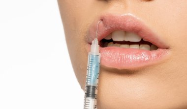 Dudak Enjeksiyonunu Kapat