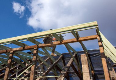 Eski evin çatısı ahşap iskeleti.