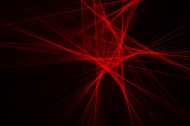 Siyah arkaplanda ışıkla çizilmiş soyut kırmızı çizgiler. Lazer hatları