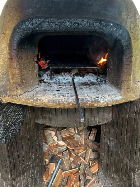 Пустая Традиционная Печь Выпечки Пиццы Пламенем Дров — стоковое фото
