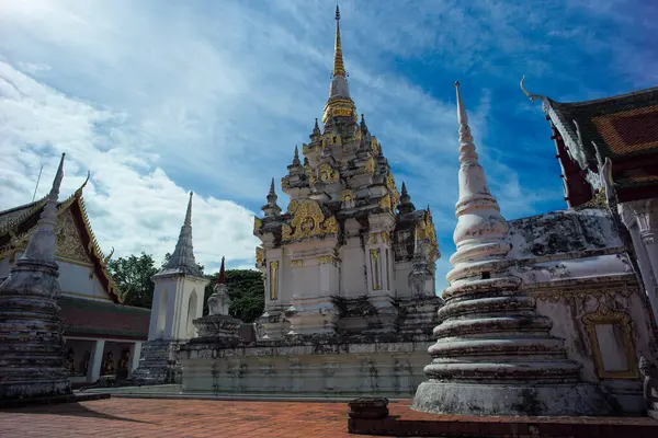 Grand Antika Pagoda Buddhismen Tempel Med Blå Himmel Bakgrund — Stockfoto