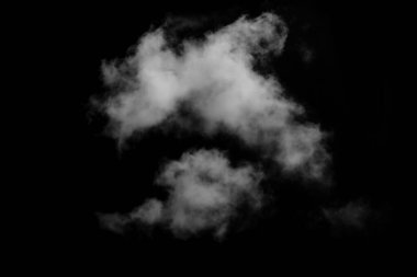 Siyah arkaplanda izole edilmiş bulut.