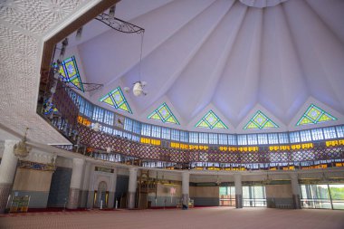 Mescid Negara Dua Salonu (İslam Ulusal Camisi) Kuala Lumpur, Malezya