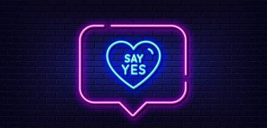 Neon ışığı konuşma balonu. Evet çizgi ikonu de. Tatlı kalp işareti. Düğün aşkı sembolü. Neon ışıklı arka plan. Parıltı cümlesini söyle. Tuğla duvar afişi. Vektör