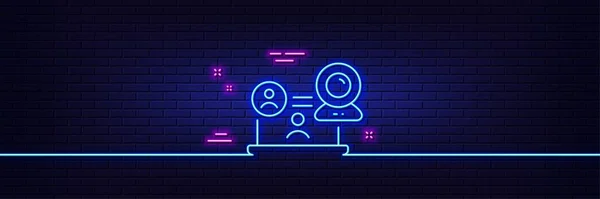 Neon Light Glow Effect Video Conference Line Icon Online Training — Archivo Imágenes Vectoriales