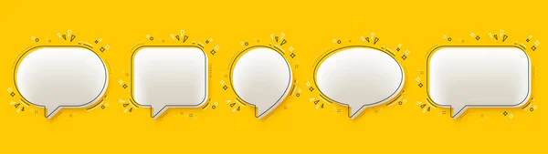 黄色の背景に3D音声バブルアイコン 3Dチャットメッセージアイコン ソーシャルメディアのチャットコンセプト 会話や会話の要素バナー メッセージボックスコメント音声バブル ベクトル — ストックベクタ
