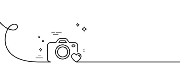 照相相机线图标 连续一行与卷曲 爱摄影的标志 心脏的符号 照像机单轮廓带 循环曲线模式 — 图库矢量图片
