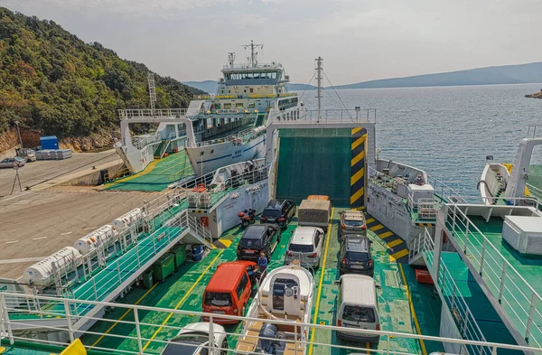 Brestova Kroatien April 2020 Ombord Passagerar Och Fordonsfärjan Som Går — Stockfoto