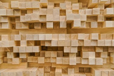 Sawmill doğal endüstriyel arka planda yarım işlenmiş ahşap çip