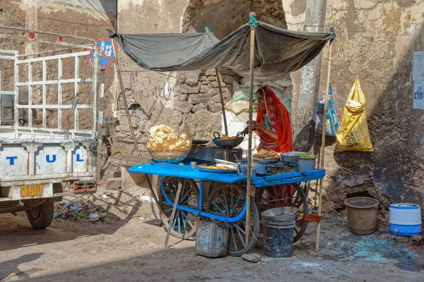 Ajmer India Marca 2018 Kolorowa Scena Ulicznego Sprzedawcy Żywności Ludzi — Zdjęcie stockowe
