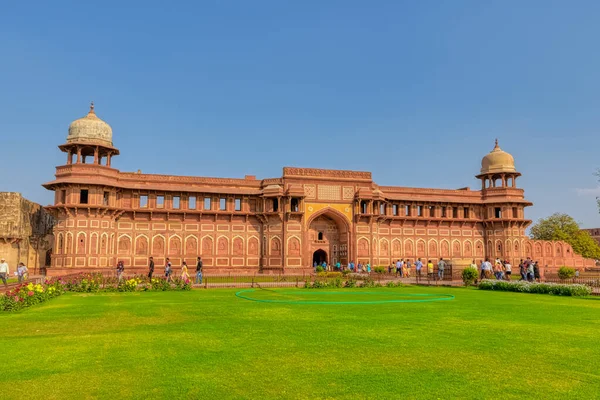 Agra India March 2018 Visitors Sightseeing Historical Remains Agra Fort — Stock Photo, Image