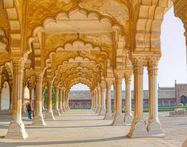 Agra India Maart 2018 Bezoekers Sightseeing Historische Overblijfselen Van Openbare — Stockfoto