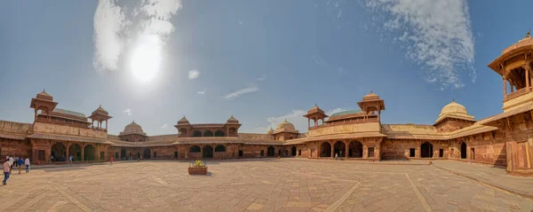 Фатехпур Сикри Индия Марта 2018 Посетители Осмотрят Исторические Памятники Панч — стоковое фото