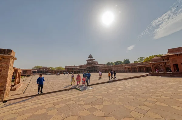 Fatehpur Sikri India March 2018 Visitors Sightseeing Historical Remains Panch — Stock Photo, Image