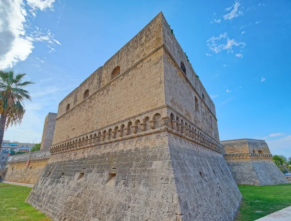 意大利 2019年9月26日斯瓦比亚城堡或城堡 市中心阿普利亚中世纪的地标 — 图库照片