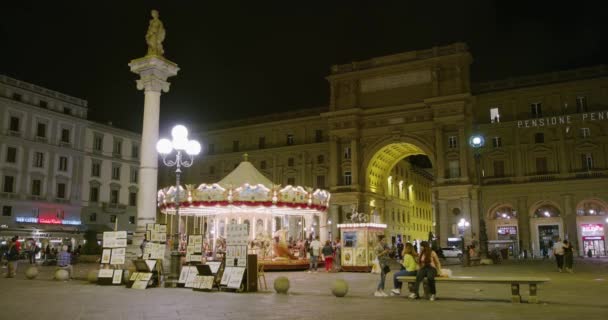 Florence Italie Septembre 2019 Les Passants Carrousel Vintage Grand Archway — Video