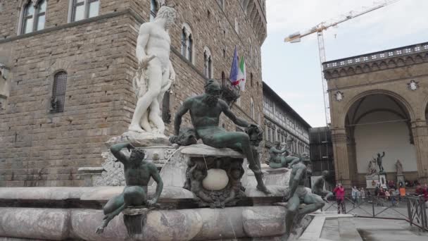 Florenz Italien September 2019 Passanten Neptunbrunnen Auf Der Piazza Della — Stockvideo