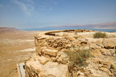 MASADA, ISRAEL - 21 Mayıs 2016: Güney İsrail 'deki antik kale Masada Sarayı kalıntıları.