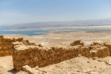 Doğu gözlem noktası, Güney İsrail Çölü 'ndeki antik kalenin Masada kalıntıları..