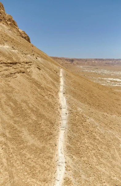 Tourists Hiking Path Visiting Masada Ruins Ancient Fortress Southern Israels — Stock Photo, Image