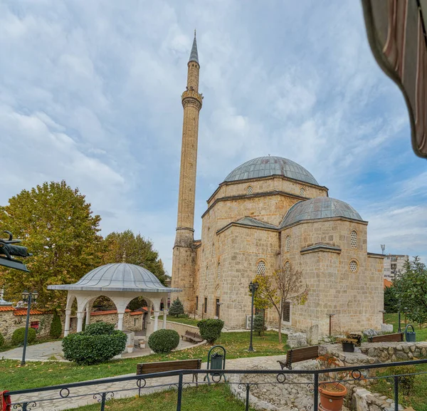 Prizren Kosovo Novembro 2022 Mesquita Otomana Sinan Pasha Vista Jardim — Fotografia de Stock