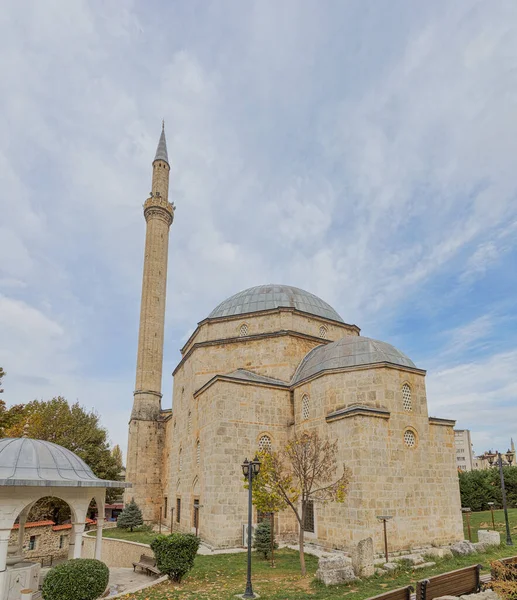 Prizren Kosovo 2022年11月13日 11月13日阴天 奥斯曼帝国的Sinan Pasha清真寺从市中心的花园俯瞰 — 图库照片
