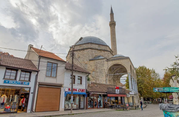 Prizren Kosovo 2022年11月13日 オスマン シナン モスクの歴史的中心部で静かな朝 — ストック写真