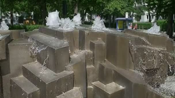 Crystal Fountain Kristallbrunnen Close Αργή Κίνηση Μόναχο Κοντά Στον Αγγλικό — Αρχείο Βίντεο