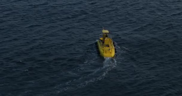 Dubrovnik Croatia 8月21日 古い町の近くに黄色の半潜水艦での旅行に観光客 — ストック動画