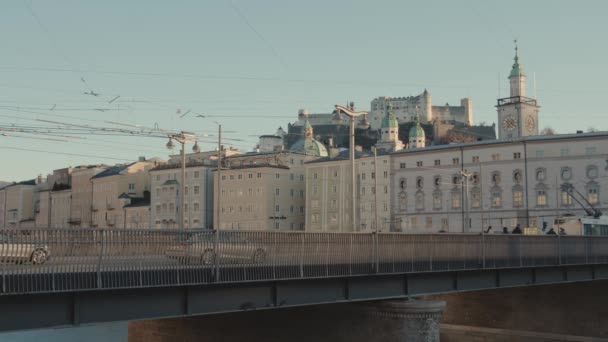 Salzburg Rakousko February 2020 Centrum Města Hlavním Mostem Staatsbruke Přes — Stock video