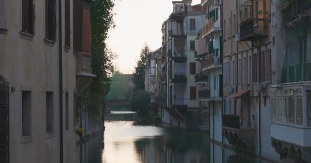Padua Italy Апреля 2023 Года Внутренние Здания Naviglio Canal Street — стоковое видео