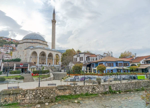 Prizren Kosovo Kasım 2022 Şehir Merkezinde Eski Taş Nehir Kıyısı — Stok fotoğraf