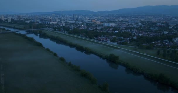 Een Betoverend Uitzicht Het Met Mist Bedekte Zagreb Waar Zachte — Stockvideo