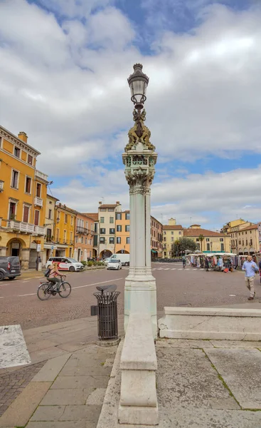 Padua Włochy Kwiecień 2023 Lampa Uliczna Przed Bazyliką Antoniego Piazza — Zdjęcie stockowe