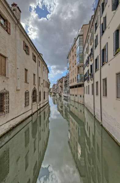 Padua Italy April 2023 Harmonious Blend Old New Architecture Reflected — Stock Photo, Image