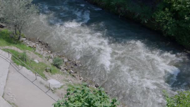 Jajce Bosnien Und Herzegowina Juni 2023 Touristenspaziergang Fluss Vrbas Der — Stockvideo