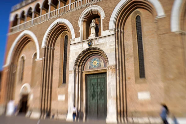 Berömd Basilika Saint Anthony Entrédörren Padua Italien Skjuten Lins Vid — Stockfoto