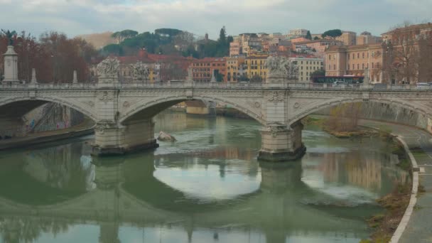 Рим Италия Января 2019 Года Traffic Центре Города Через Мост — стоковое видео