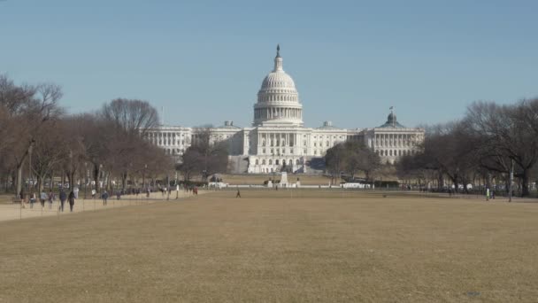 华盛顿 乌萨岛 2018年1月19日 从国家购物中心公园欣赏美国国会大厦古典建筑的全景 — 图库视频影像