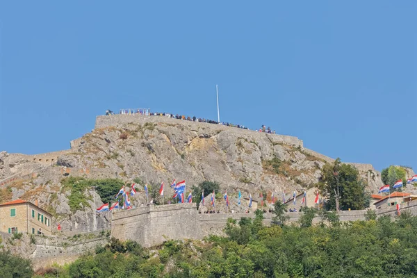 Knin Croatia Augusztus 2018 Középkori Vár Knin Díszített Zászlók Ünnepség — Stock Fotó