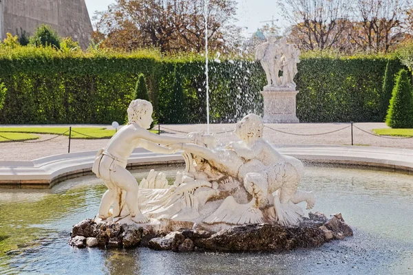 Vienna Áustria Setembro 2018 Estátuas Sirene Meninos Fonte Edifício Histórico — Fotografia de Stock