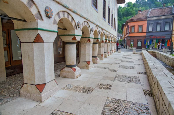 Travnik Bosnia Herzegovina June 2023 Architectural Detail Colonnades Ornamented Mosque — Stock Photo, Image