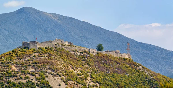 Ancienne Forteresse Pierre Perchée Sur Une Colline Long Route Tirana — Photo