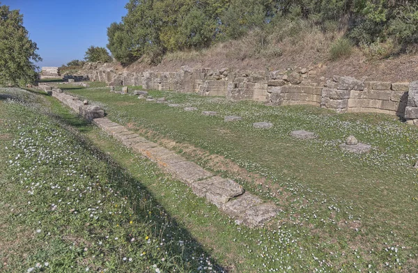 Archäologische Überreste Der Großen Stoa Und Promenade Mit Sockeln Zerstörter — Stockfoto