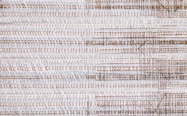 Kar altında takviye çelik çubuklarla inşaat alanının yukarıdan çekimi, Krizevci 'de insansız hava aracı yakalandı..