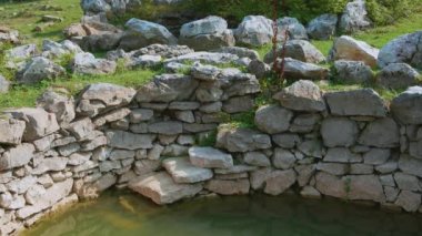 Split Hırvatistan yakınlarındaki Rajcice antik yerinde Roma su kuyusu detay.