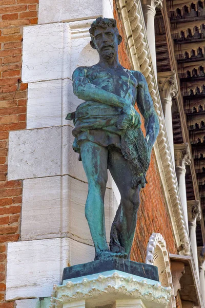 Venice Italy April 2023 Bronze Statue Saint Peter Fisherman Corner — Stock Photo, Image